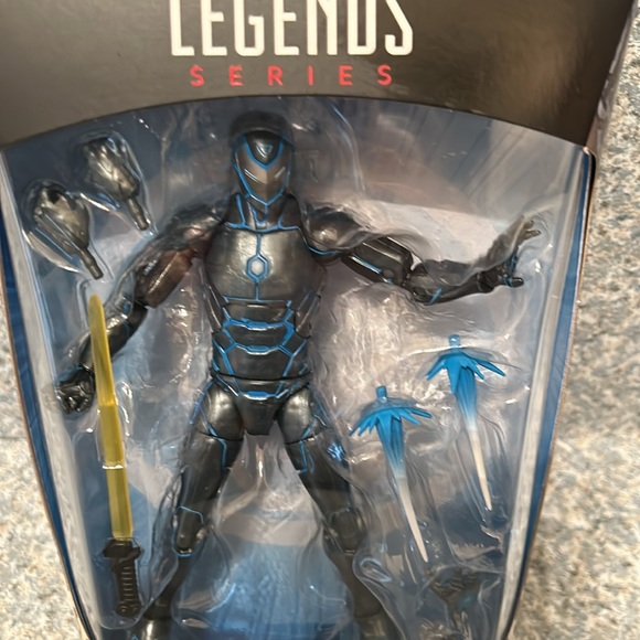 Marvel Legends—Invincible IRON MAN Stealth Suit action figure!!!  NEW!! - Picture 3 of 4